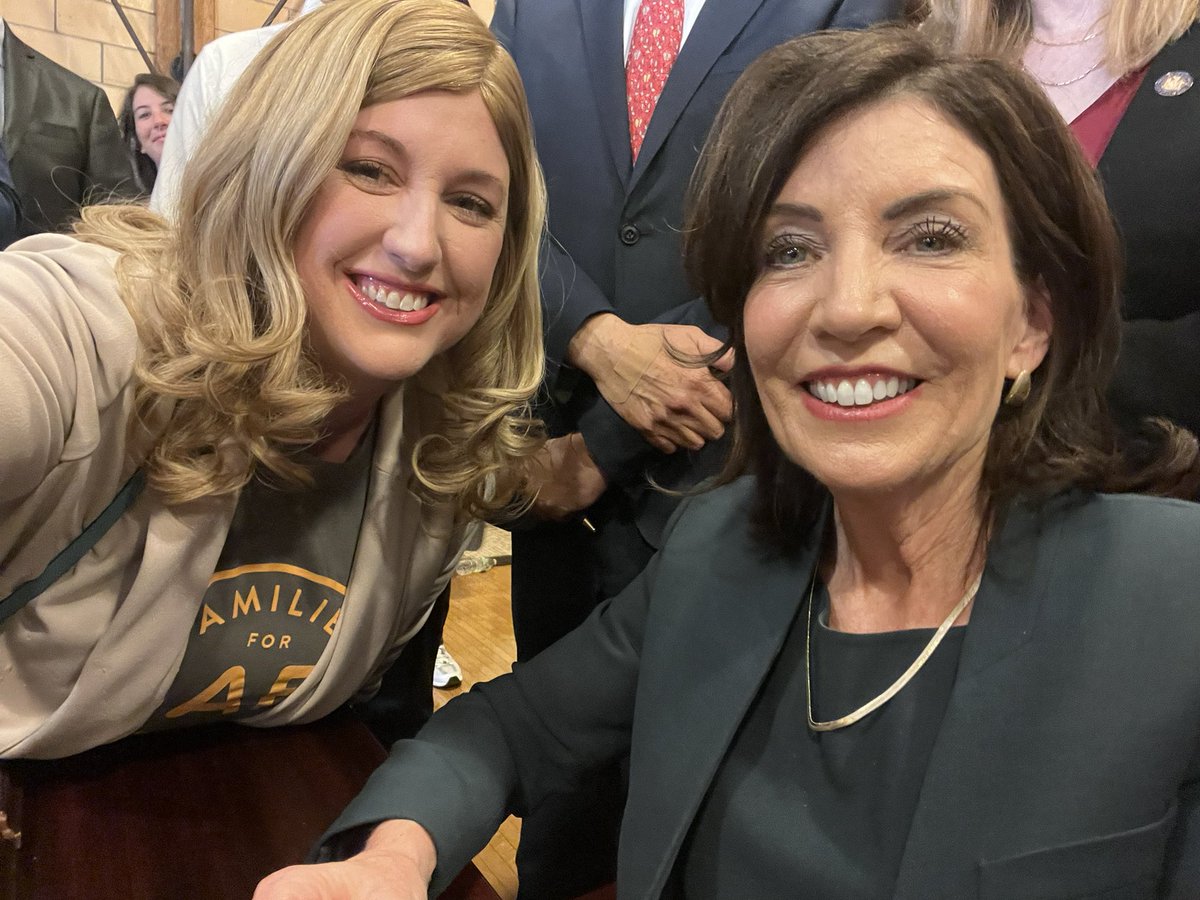 Thank you @GovKathyHochul for signing #SammysLaw into effect today! Thank you Amy Cohen and all of @NYC_SafeStreets for all you have done to make this happen!
