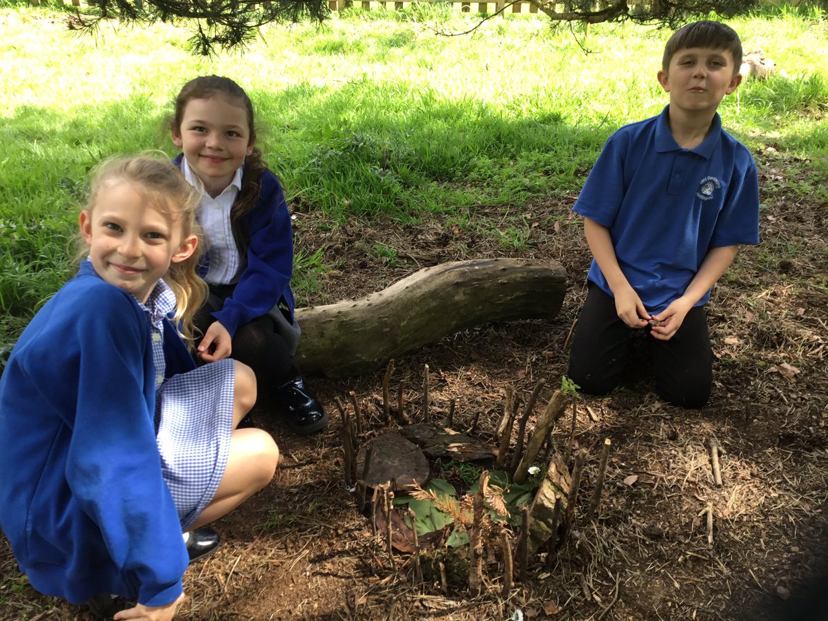 lordderamores's tweet photo. Year 3 were Roman architects in their Forest session today. They used natural resources to build miniature versions of the Colosseum and the Pantheon 🏛 #LordDHist #LordDForest https://t.co/l9lmoHOEYo