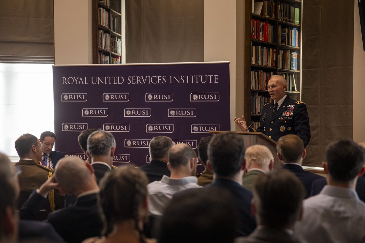 Today it was my pleasure to host US Army Chief of Staff General Randy George to deliver the 77th Kermit Roosevelt Lecture at @RUSI_org, demonstrating the close and enduring partnership of @USArmy and @BritishArmy.