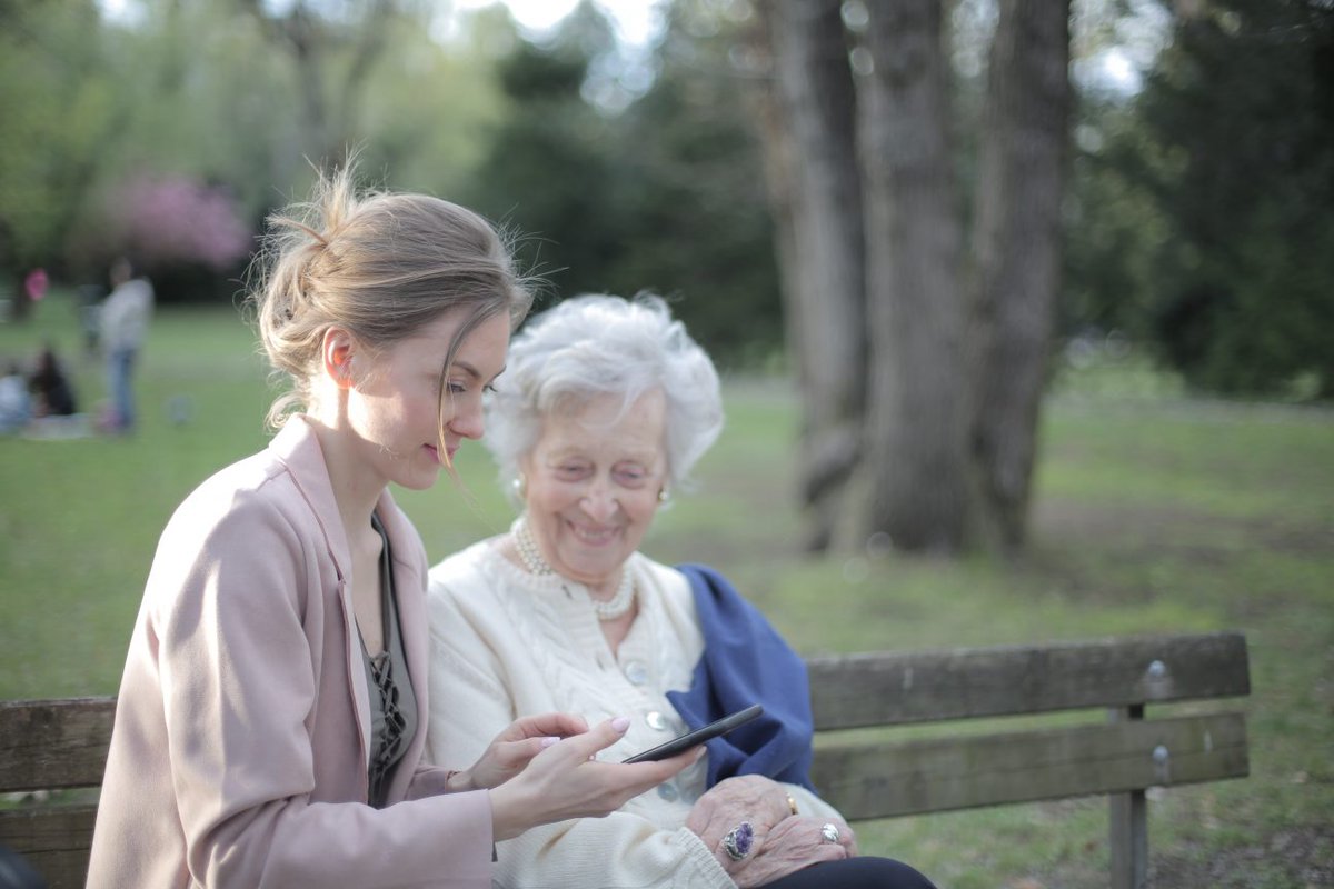 careiscentral's tweet photo. Dementia can be a scary word, but with a little care we can unravel the fear surrounding it and help you spot the early signs.

Putting an action plan in place as soon as possible allows people to manage their symptoms more easily
https://t.co/ngyOu3tOtg https://t.co/yuHOMvFFW9