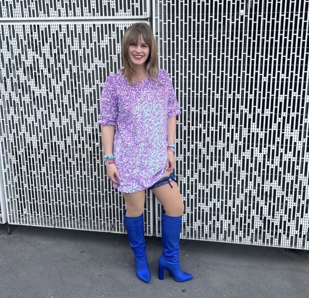 AStilettos's tweet photo. Like we were in #ParisTSTheErasTour 

@taylornation13 @taylorswift13 https://t.co/OlYbAut0Qm