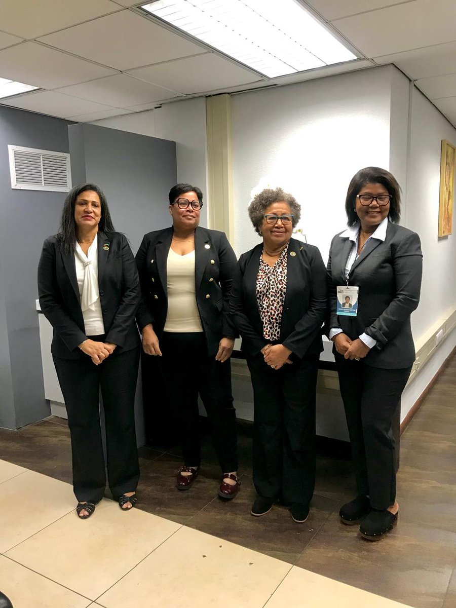 #HappeningNow 📢 Dr Carla Barnett, #CARICOM SG, engaged with Heads of #FrenchCollective today during 29 Association of Caribbean States Meeting in Suriname 🇸🇷. The Meeting discussed strengthening cooperation between CARICOM and French Guiana 🇬🇫 Guadeloupe 🇬🇵 and Martinique 🇲🇶.