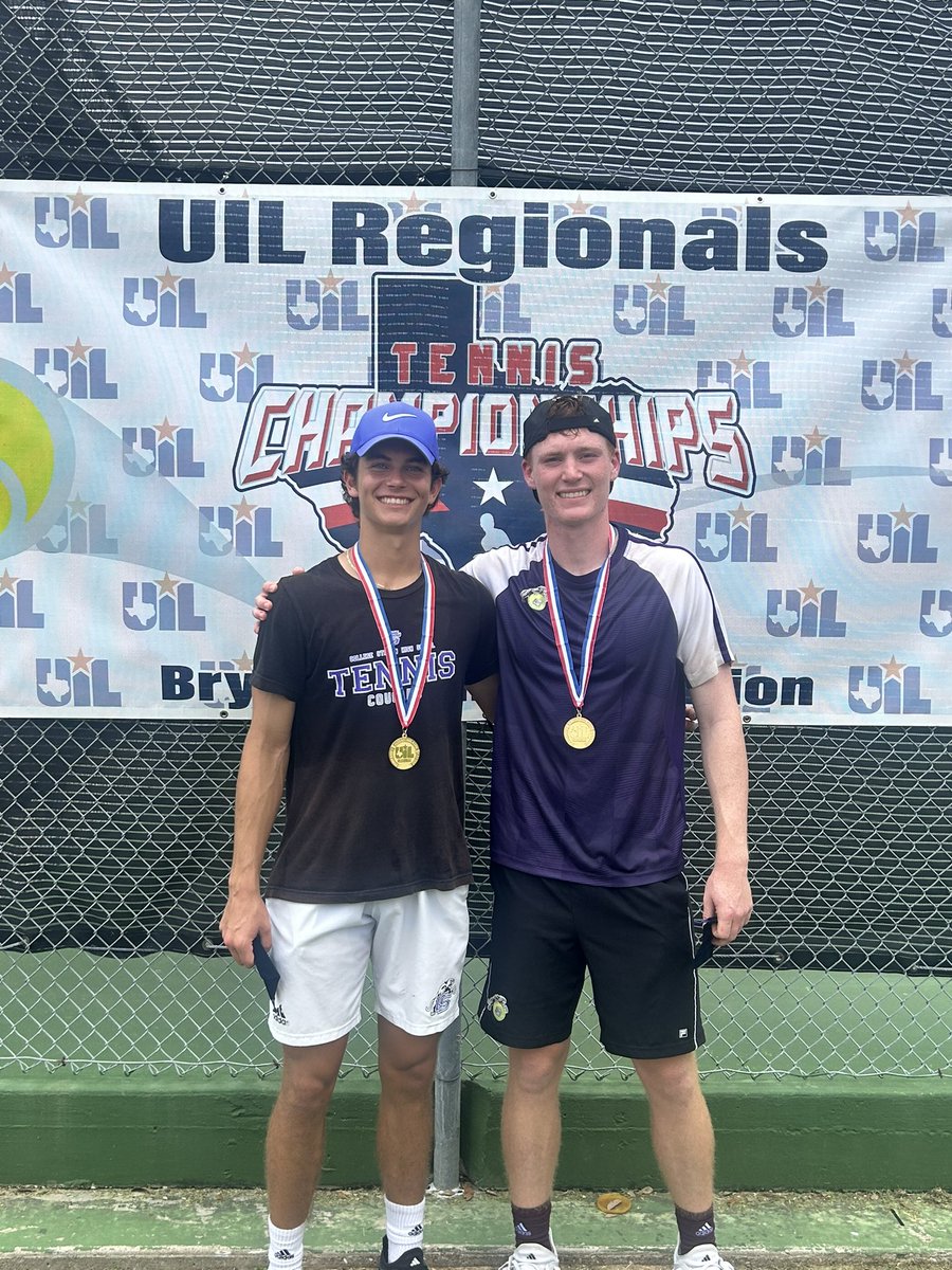 Ended the morning with a win and another state ticket punched! Congratulations to Ford Elizondo and Paxton O’Shea for placing 1st in boys doubles. #clawsup #cougarnation