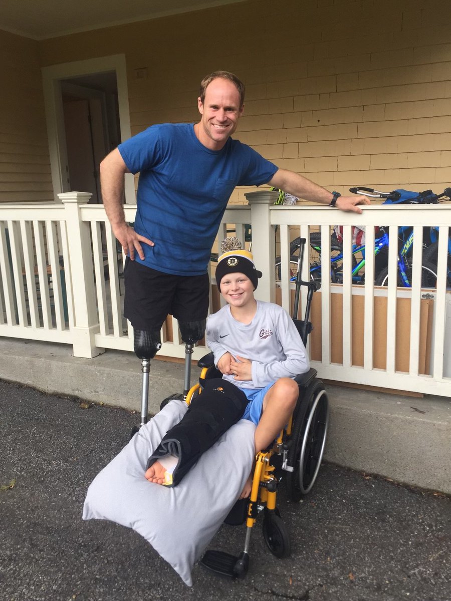 USParaNordic's tweet image. How it started 👉 how it’s going

Paralympic champion Dan Cnossen showed up to support up-and-coming Para Nordic athlete Jack Berry when he was undergoing cancer treatment during childhood. The duo carry the special bond to this day.

📰: go.teamusa.org/3WzcouD
