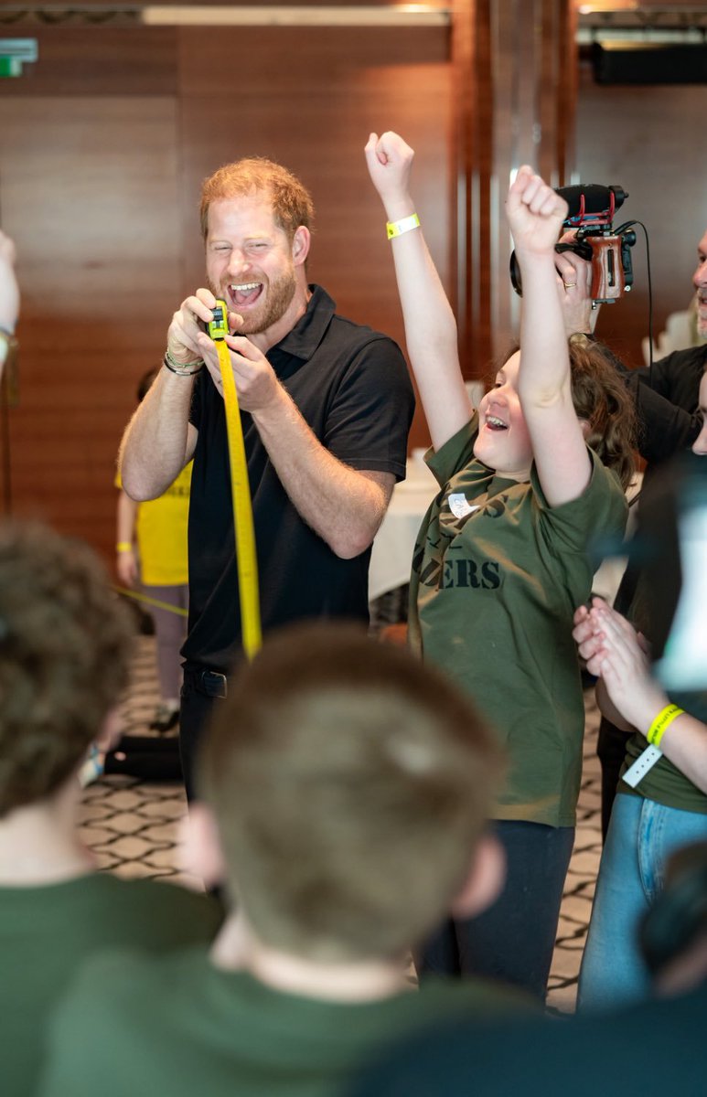 Two birds with one stone for Prince Harry: Celebrate #InvictusGames10  and visit the Scotties Little Soldiers. In 2 days?!!!😊😍
I can see why the others got out of their holes so quickly!  
#GoodKingHarry