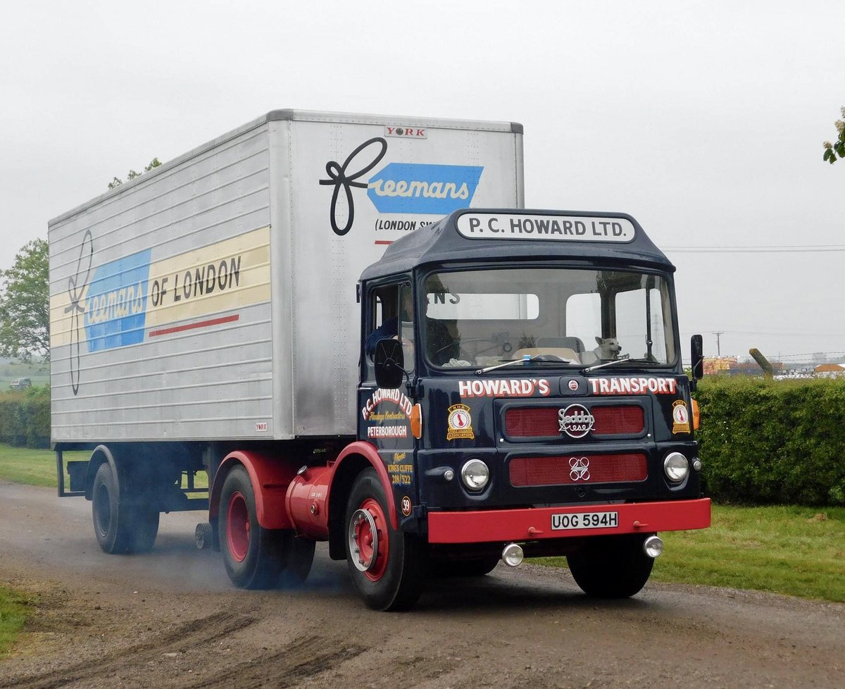 Some of our Vintage fleet arriving at TruckFest Lincoln last Friday 

The Boss is in the passenger seat of the Seddon 🫡😁

#vintage #truckfest #history #teamPCH #pchowardltd #ERF #Seddon #builtinbritain 🇬🇧

📸 Michael Addy