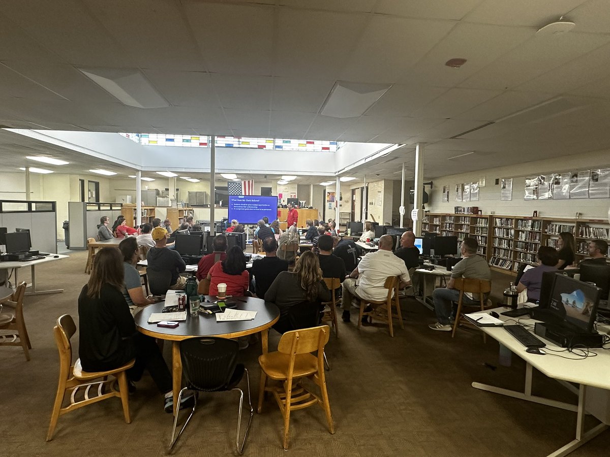 <a href="/SClarkCHS/">Steve Clark</a> leading a PD session on Grading Philosophy, Policy, &amp; Procedures <a href="/SwartzCreekHS/">Swartz Creek HS</a>