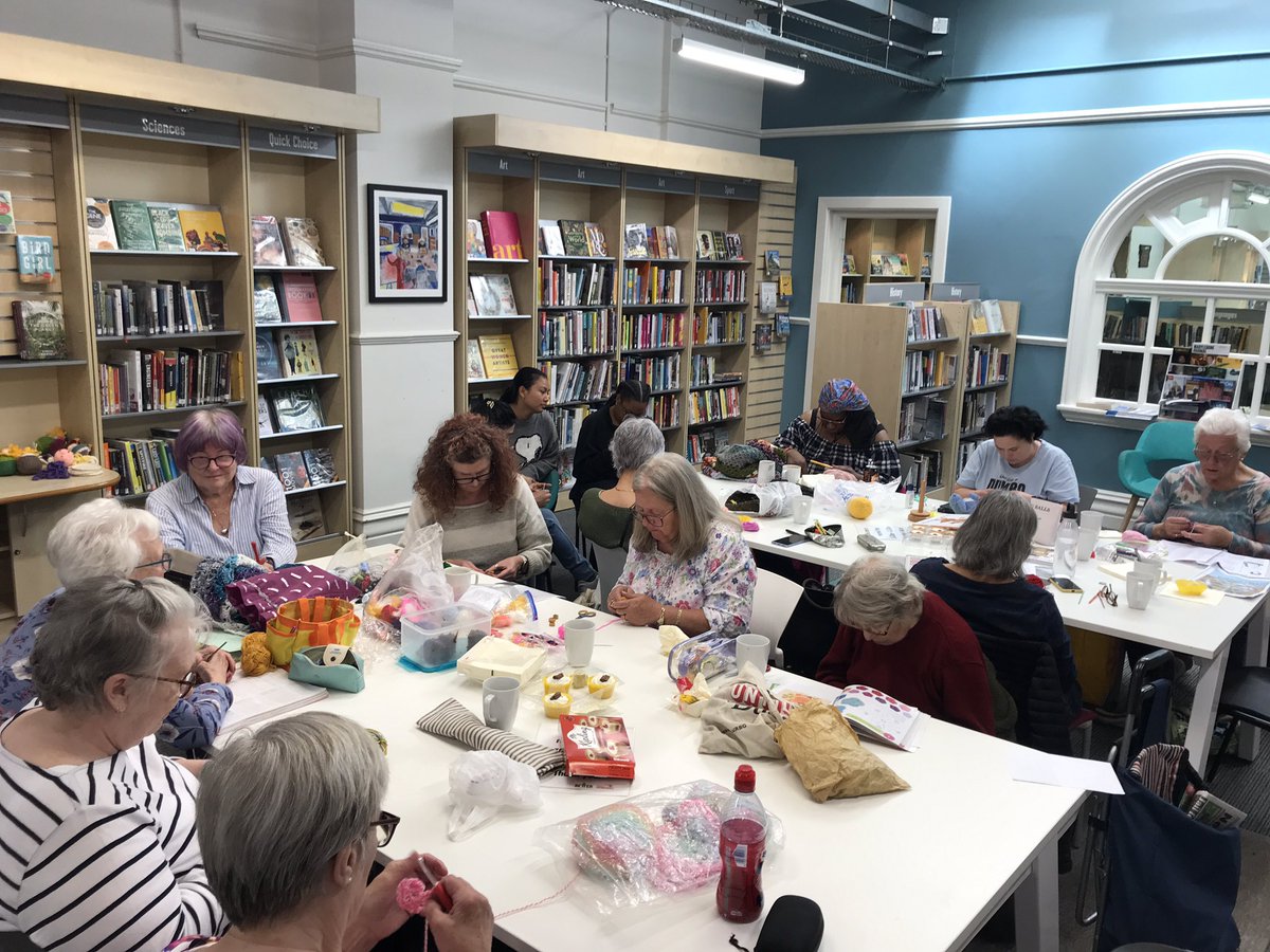 Great turnout today at our ‚Crochet &amp; Natter‘ session in Eltham. It’s such a lovely buzzing group. Thanks everyone! ✨

#se9 #community #thursdaymorning #eltham #greenwich #kidbrooke
