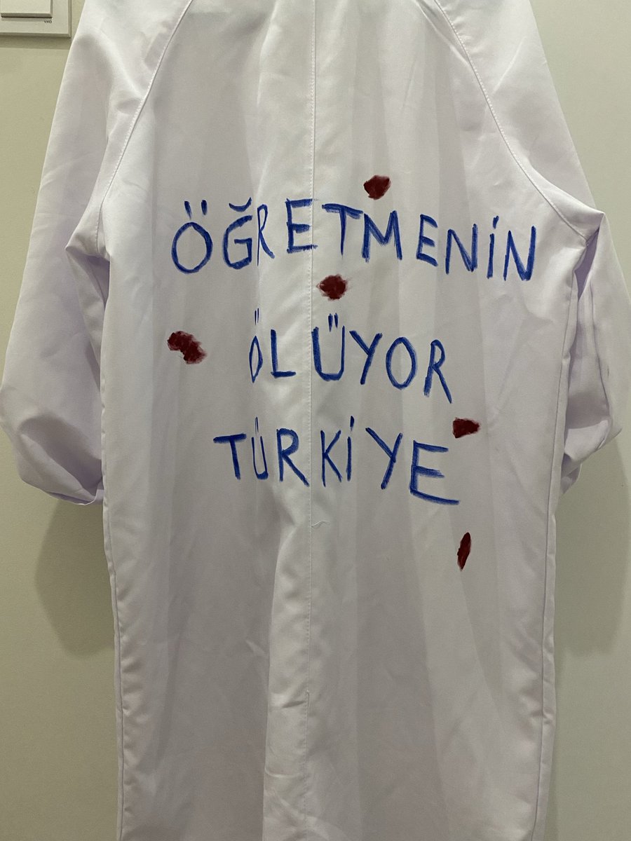 Öğretmenin Ölüyor Türkiye ..#ÖğretmenTekYürek