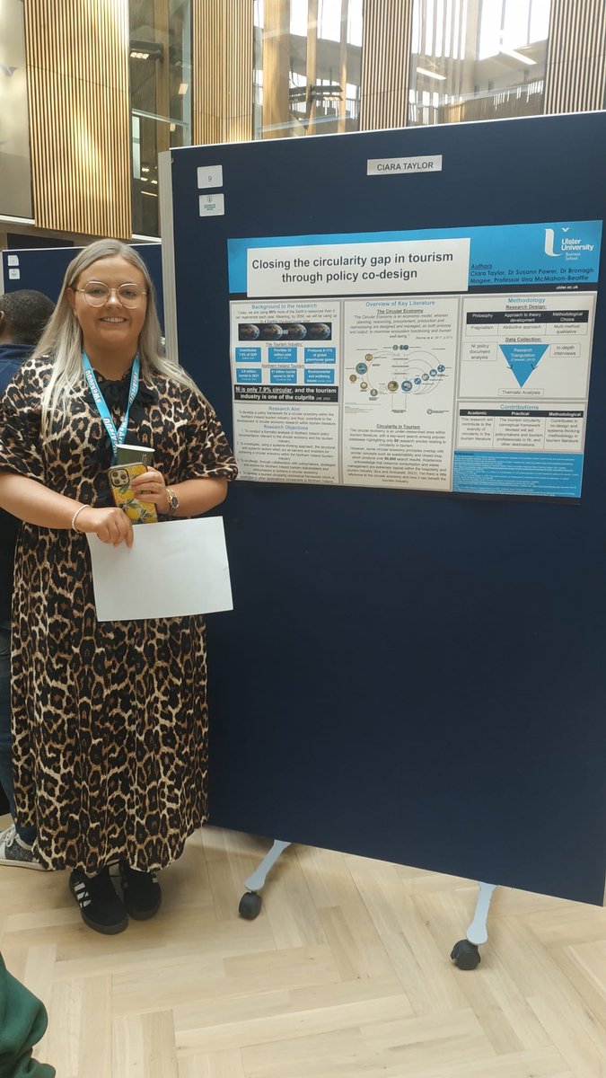 Congratulations Ciara on your first poster presentation. Well done 🎉👏🎉 #ProudofUU ⁦@UlsterBizSchool⁩ ⁦@UlsterUniPhD⁩
