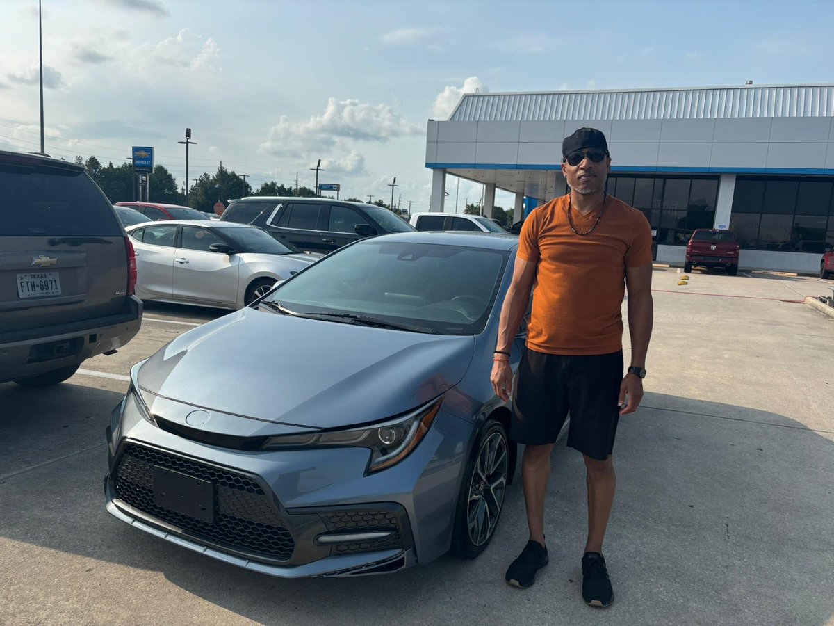 👀👏 This Toyota Corolla is the perfect upgrade! Congratulations! We're so glad Martin could help you today. #SterlingMcCallChevrolet #LetsGoPlaces