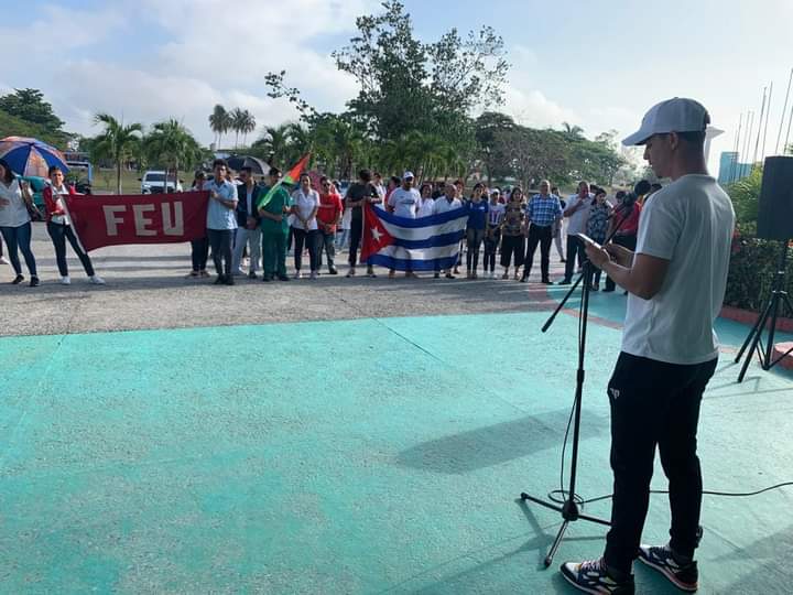 GrandaMorejon's tweet photo. En #PinardelRío, jóvenes de la @FeuCuba, realizan marcha en bicicleta, en solidaridad con Palestina y con los universitarios que en #EEUU son agredidos por su propio gobierno por apoyar al pueblo palestino. #FreePalestine 
#Cuba https://t.co/AUQuSSnST3