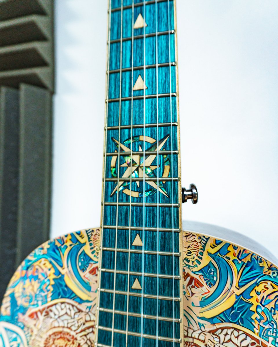 How gorgeous is the fretboard colour and inlay on our Sahara Acoustic Travel guitar? 😍

#lindoguitars #acousticguitar #travelguitar #electroacoustic