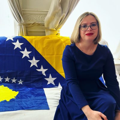 #NuovaFotoProfilo This makes me happy. #BosniaHerzegovina and #Kosova. 🇧🇦🇽🇰

❤️