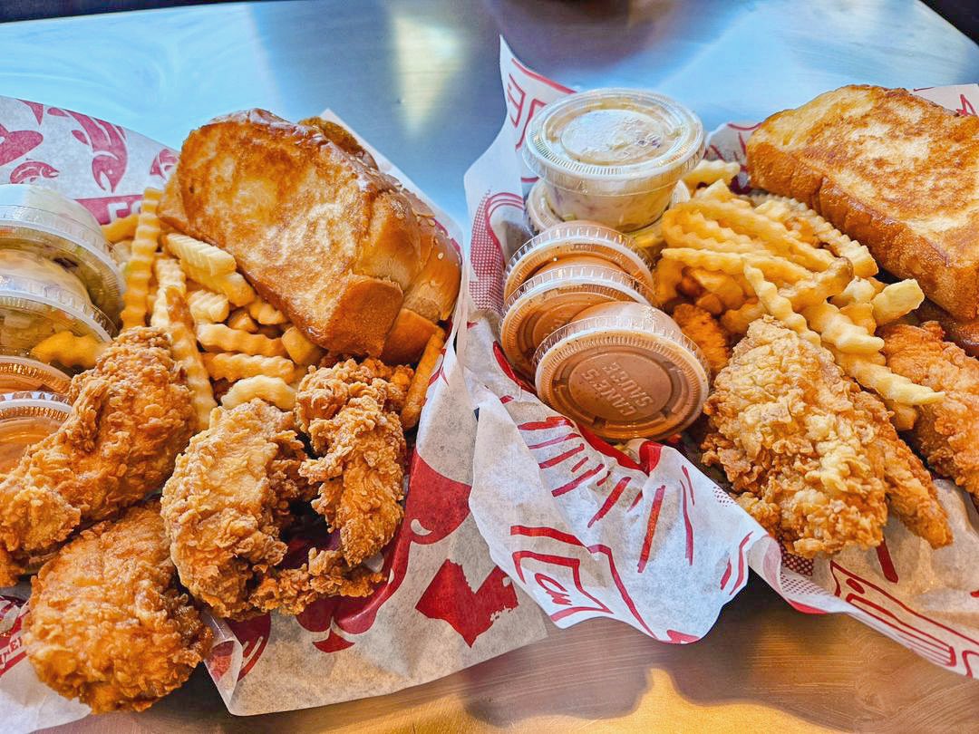 Me, you and our Box Combos vs. the world😎 📸: yummsiesfoyotummsies (IG)