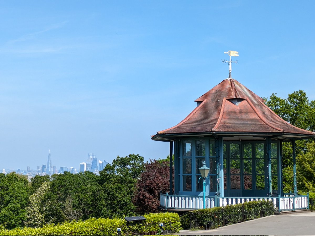 A lovely little walk around the Horniman Museum & Gardens with #1son to finish off our city break. It's a lovely eclectic museum, most of which is free to access. Great views of London🤗 Maybe more photos to follow🤣