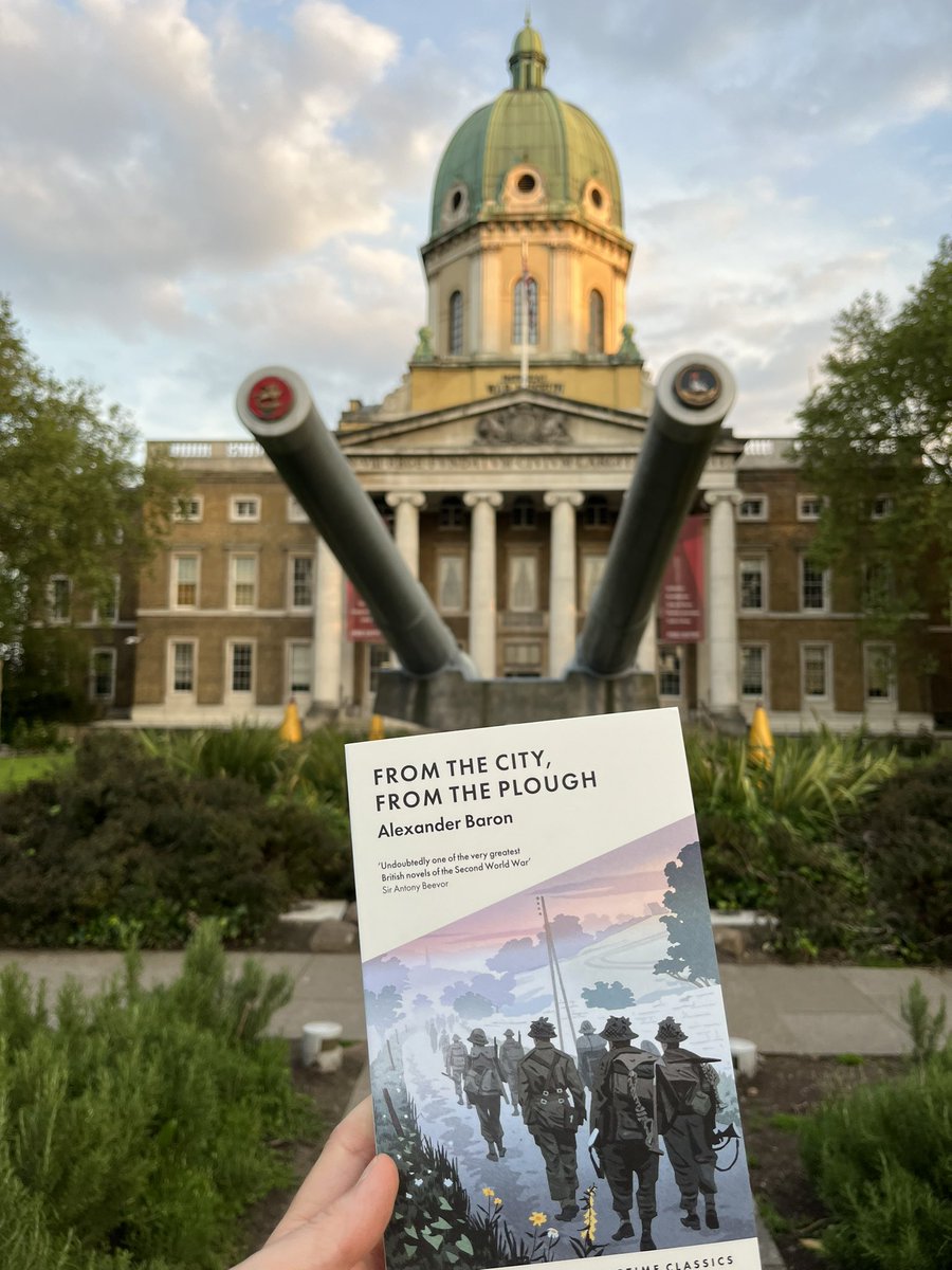 Great talk tonight at @I_W_M to discuss the army service and later war writing of Alexander Baron. Always good to have an engaged audience, who respect the writer and want to ask questions. Really enjoyed it. @WeHaveWaysPod buy the book! 👇🏻👇🏻