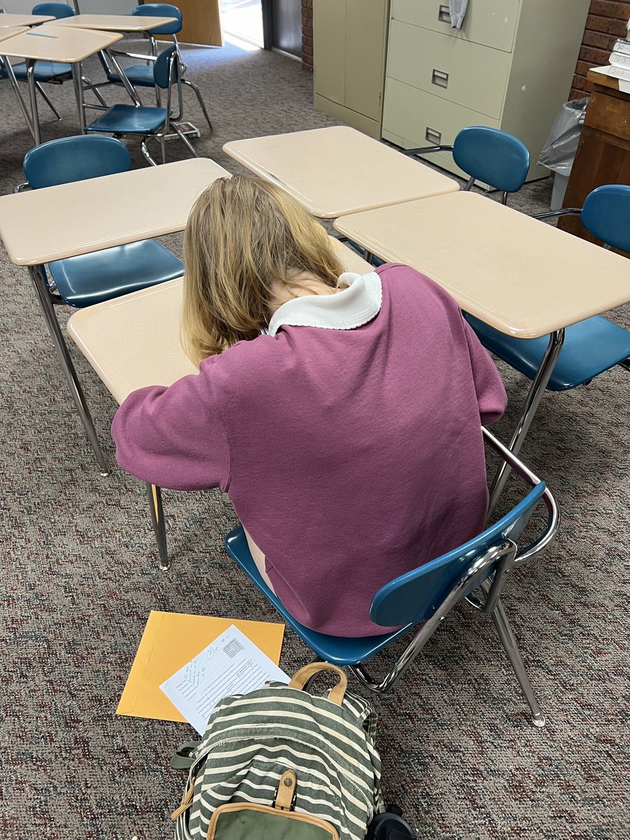 CoachBroadfoot's tweet photo. Struggling to get 4th Hour EN102 completed, and almost done with 6th Hour EN102! Adios, Hesston High Class of 2024! https://t.co/menix2HtyB
