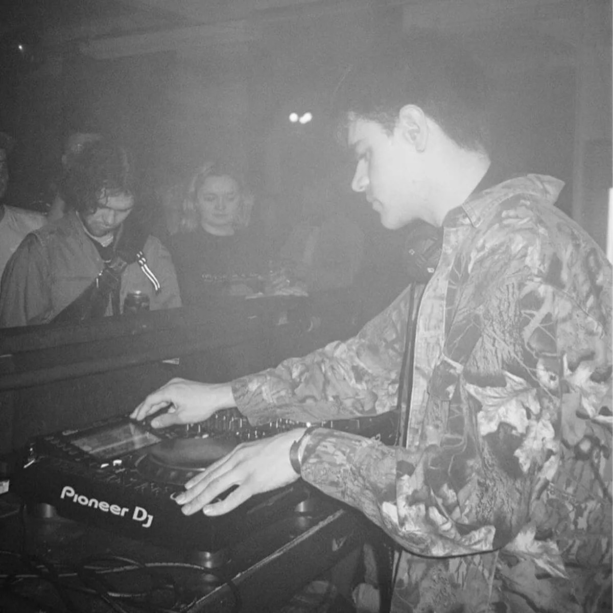 RinseFM's tweet photo. Live: It's #SputnikOne on https://t.co/6hLtrLYXyq + 106.8 FM
#RinseFM https://t.co/v4Pz8OVi8W