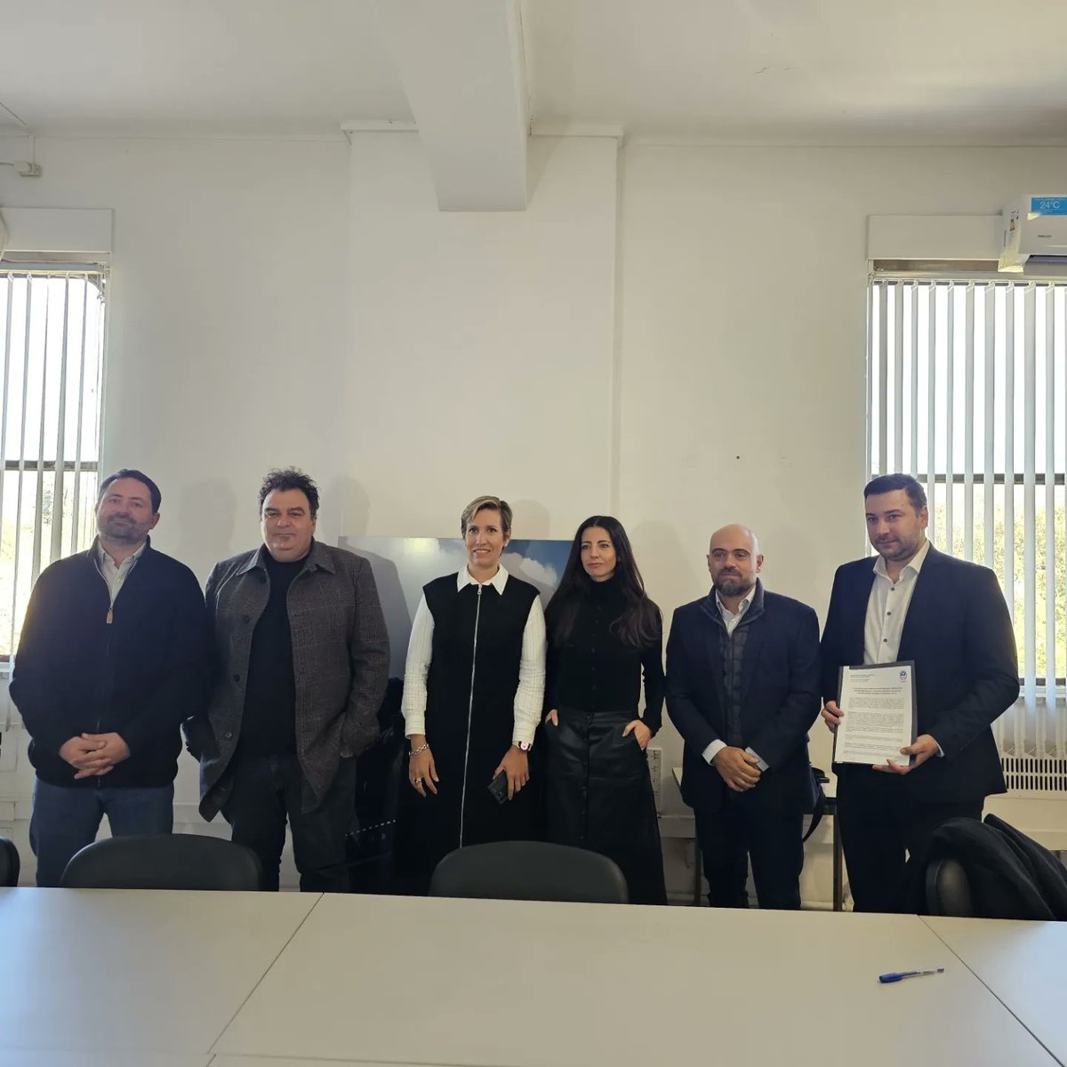 🗣 TECNOLOGIA, INNOVACION Y SUSTENTABILIDAD. 

Desde el <a href="/IDITSMza/">IDITS</a> firmamos junto al <a href="/energiayamb_mza/">Energía y Ambiente Mendoza</a> el convenio marco de certificación de tecnología, innovación y sustentabilidad, el cual avanza en la implementación de acciones estratégicas que aceleren la transición hacia