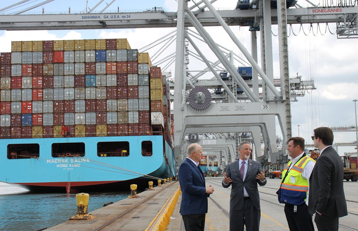 Last week, Ambassador McKalip visited @GaPorts to see firsthand how imports and exports bolster the economy, learn about supply chain velocity, and view the impact of ports like Savannah on agricultural trade 🏗