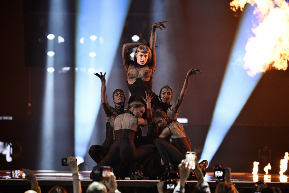 Češko na @Eurovision letos zastopa 24-letna Aiko s pesmijo Pedestal. Ta naj bi po njeno bila himna ljubezni do sebe po razhodu, je ventil za jezo po razpadlem razmerju.