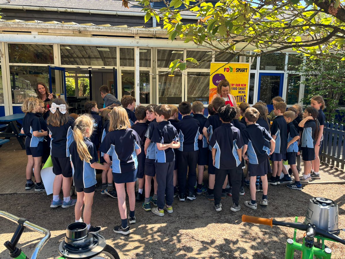 GM_CE_School's tweet photo. As part of #scienceweek, the children were making smoothies with pedal power! They worked so hard and enjoyed their treats! π²π₯πππππ #GMScience https://t.co/DWQWaQHppT