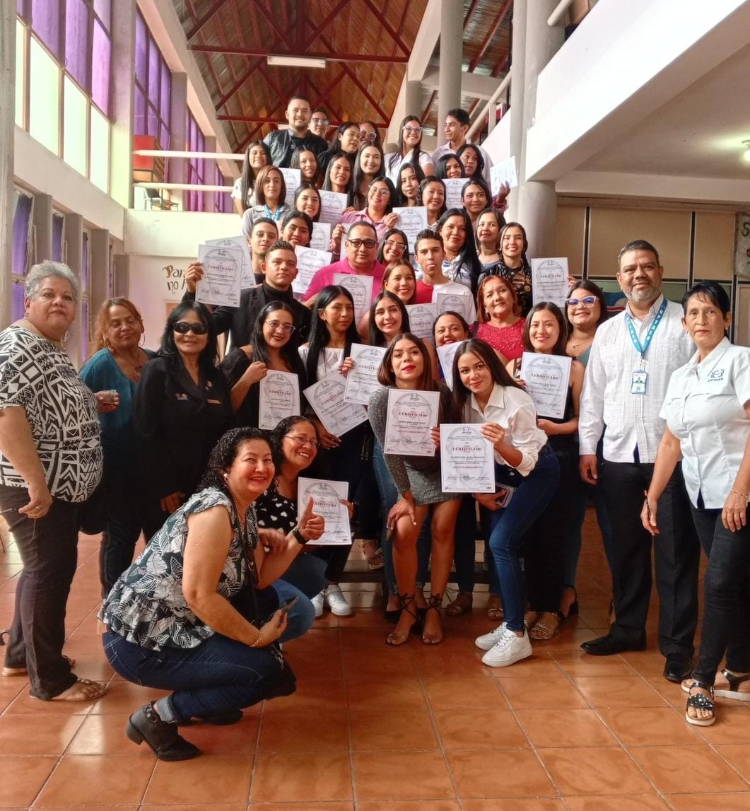 #Enterate || Iniciamos la entrega de 56 certificados a los estudiantes que aprobaron los Trayectos I y II de los Programas Nacionales de Formación en Administración, Contaduría Pública y Deportes en el Núcleo Crespo.

Felicitaciones Uptaebistas.!!

#SomosUptaeb

@MPPEU_Ve