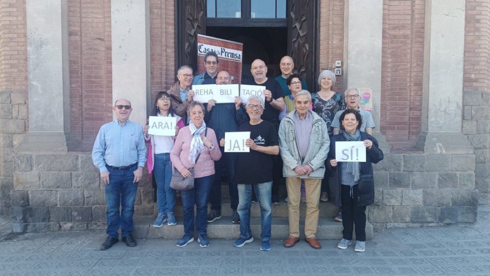 L'Associació Casa de la Premsa del Poble-sec es mobilitza pels endarreriments en la rehabilitació de l'edifici. Al #SantsMontjuïcAlDia entrevistem @jordiglobus de @Casadelapremsa i @rgileiroa de @BCN_SantsMont 🎧Audio👉go.ivoox.com/rf/128652683 📰Notícia📸👉el3.cat/noticia/95678/…