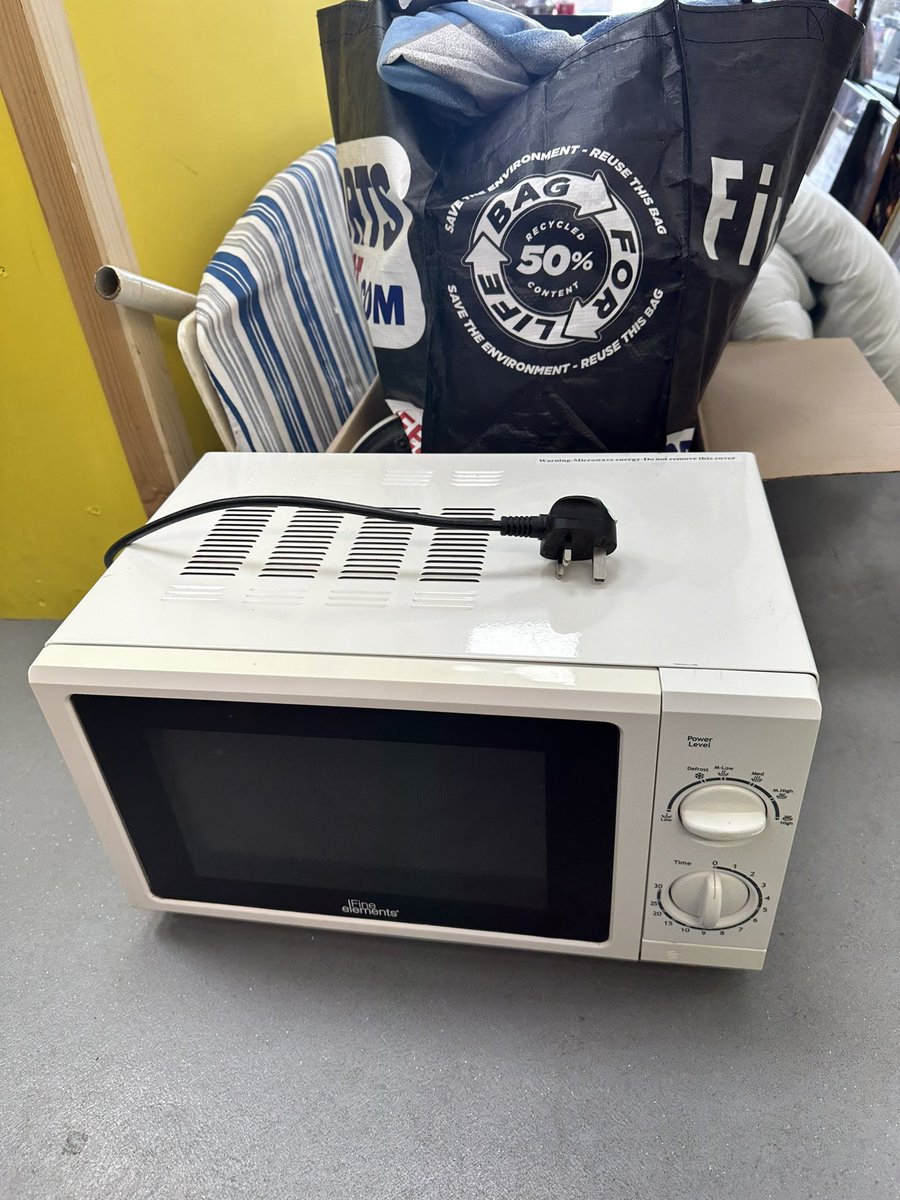 NitelightC's tweet image. Here’s more items we have gifted recently to those moving into a place called home with ‘nothing’. We remain extremely grateful to everyone donating meaning we can help those who need it most 😊❤️
#communitysupport #cashlessaid #basicessentials #payitforward