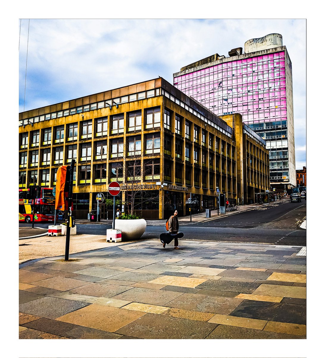 Glasgow - Google Pixel shots.

#Glasgow #Streetphotography #Google #pixel6a #TeamPixel #Contrast #GeorgeSquare #Scotland  #mobilephonephotography