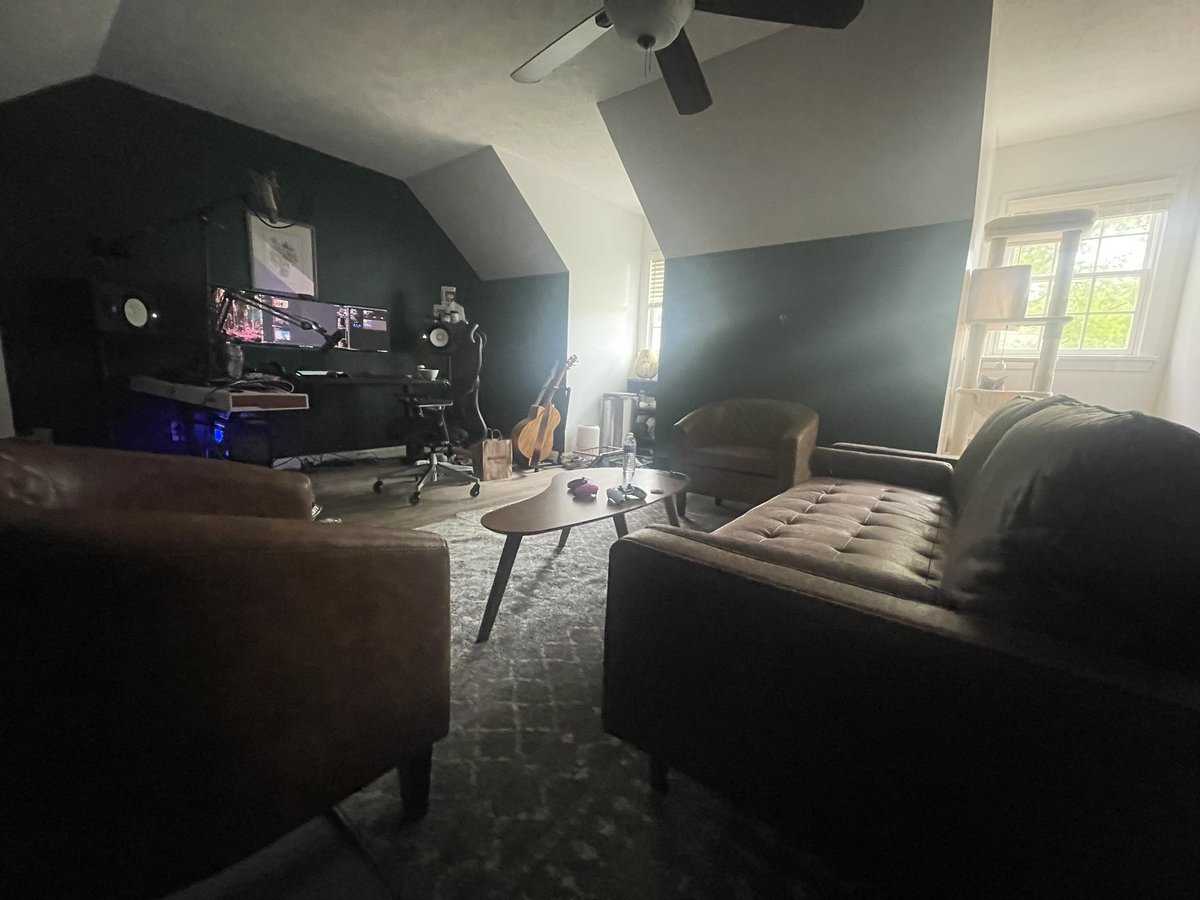 new studio room 🚨🚨