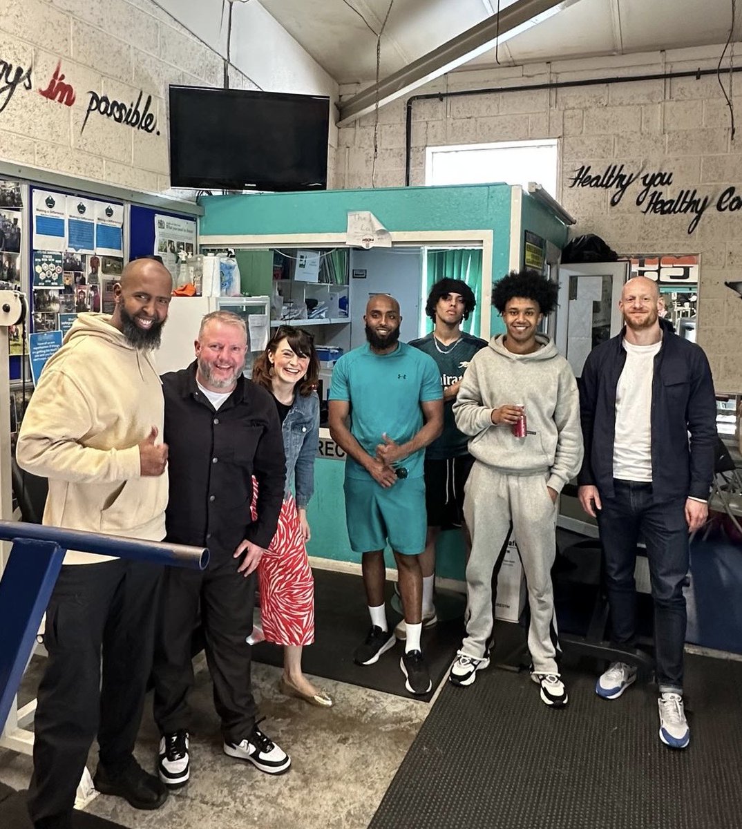 Nice visit today from some friends in the North East @StephanieO18 @NEYouth_ @JonNiblo. We've been building on the great work of our own youth leaders @Khaliil_Ali98 @TheRealOzzyB talking mental health, stigma & the role of community orgs. More to come #TeamUnity #CiviAct #TheLab