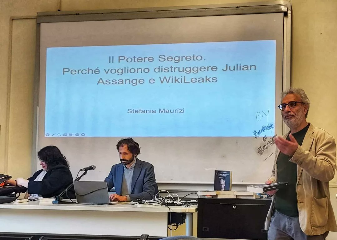 Ieri mattina incontro con la giornalista @SMaurizi presso #UNIMORE, ieri sera incontro sul tradimento di #Ventotene con Casa per la Pace #Modena, oggi presidio reggiano per cessare il fuoco a #Gaza: la #nonviolenza in cammino lungo la via Emilia @movnonviolento @RetePaceDisarmo