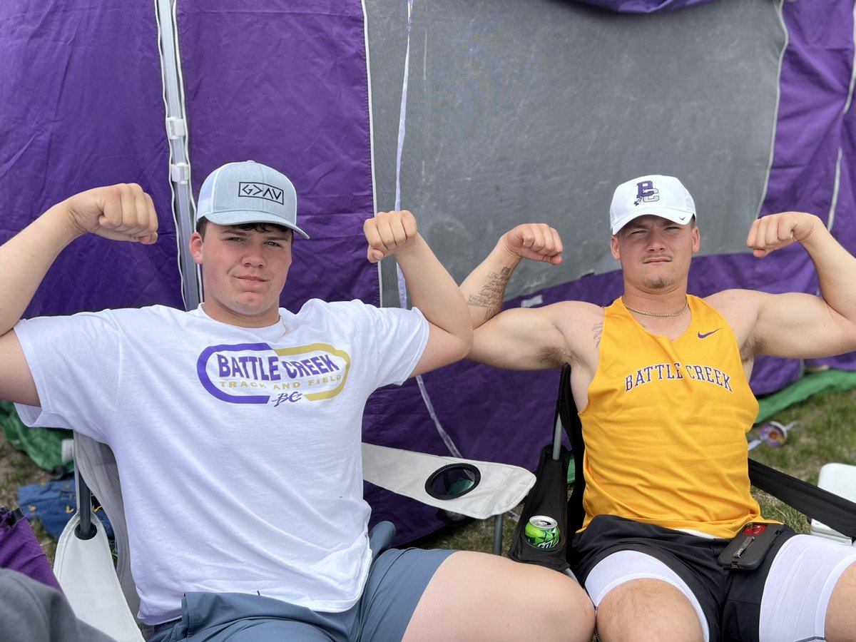 Battle Creek sweeps the boys shot put with Trent Uhlir winning after a throw of 54-11.75 🥇and Dawson Amick in second with a throw of 47-08.5 🥈 #StateQualifiers