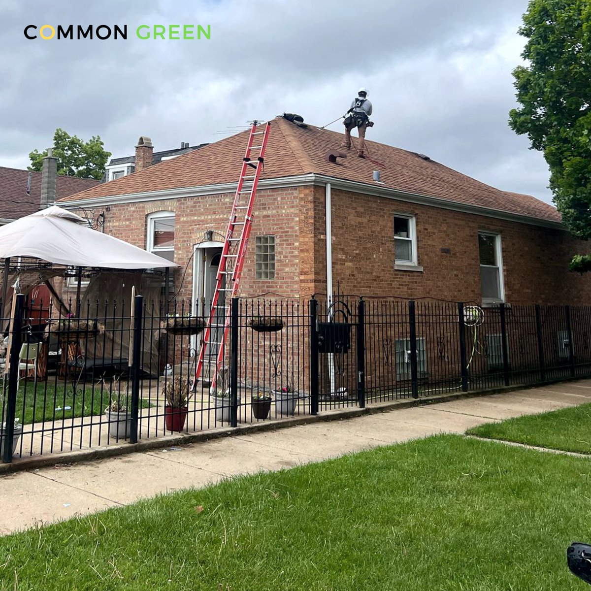 commongreen2023's tweet image. Site audit happening in Chicago, making sure the roof is ready to go, and structurally stable.

#SiteAudit #ChicagoRoofing #StructuralStability #RoofInspection #PropertyMaintenance #BuildingSafety #ConstructionCheck #ChicagoBuilders #BuildingInspection #RoofReady