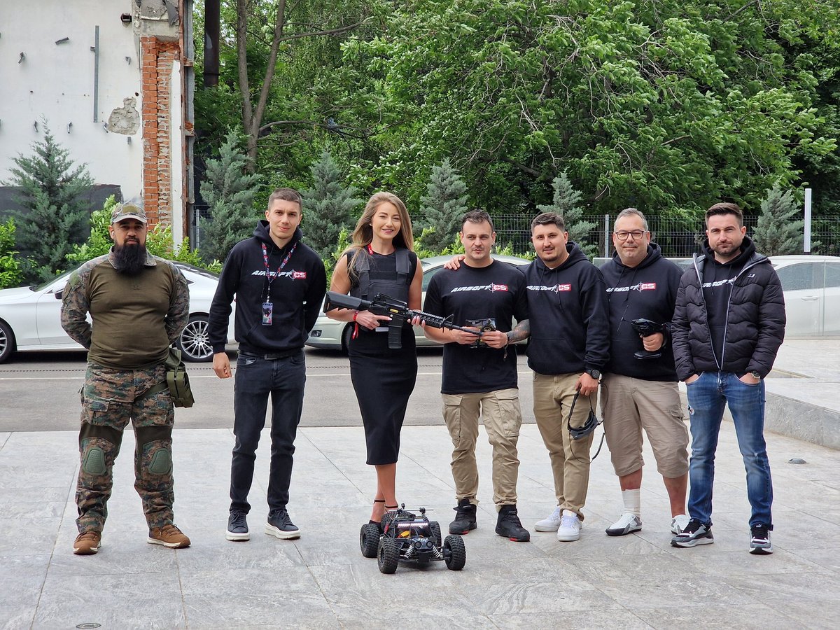 🌟 Let's build a true, strong community together and make Maniacs a unique, world-class experience.
👇
Part of our core team 💣
 #TeamManiacs #counterstrike #reallife #CommunityBuilding #rccar #firstpersonview #gaming