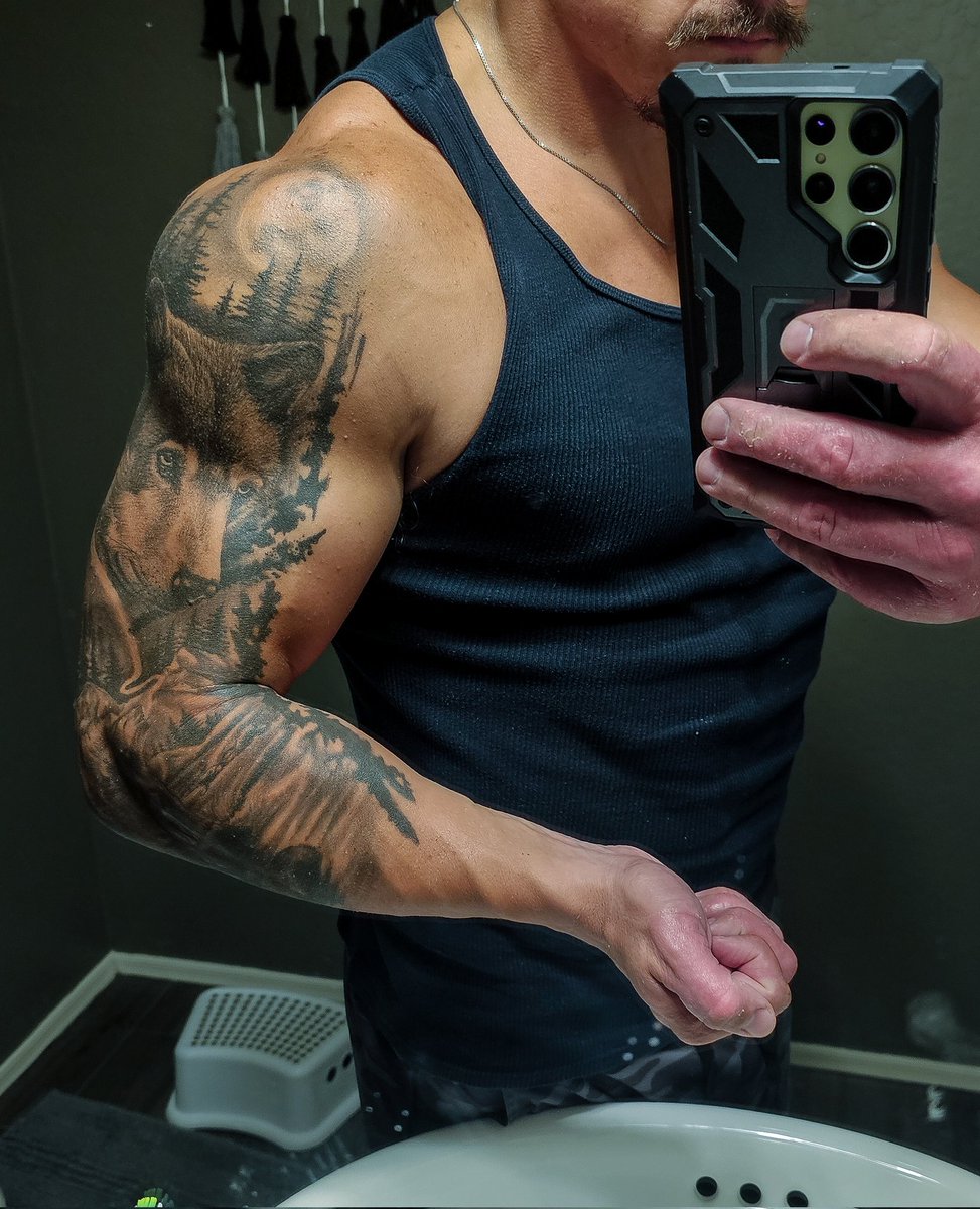 Just waiting for my shoulders to realize they aren't allowed to grow...or get a pump...without carbs. Maybe one of these days.