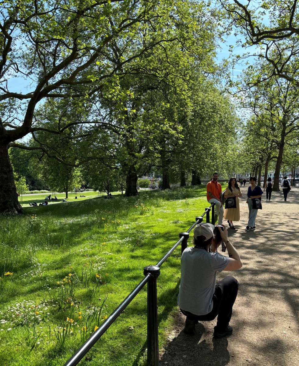 There’s something special about a sunny day in London, especially when you get to spend it with fellow #Chevening Scholars! Here’s an exclusive behind-the-scenes look at what some of our Cheveners got up to yesterday 👀✨ #MyCheveningJourney #UKStudy chevening.org/living-in-the-…