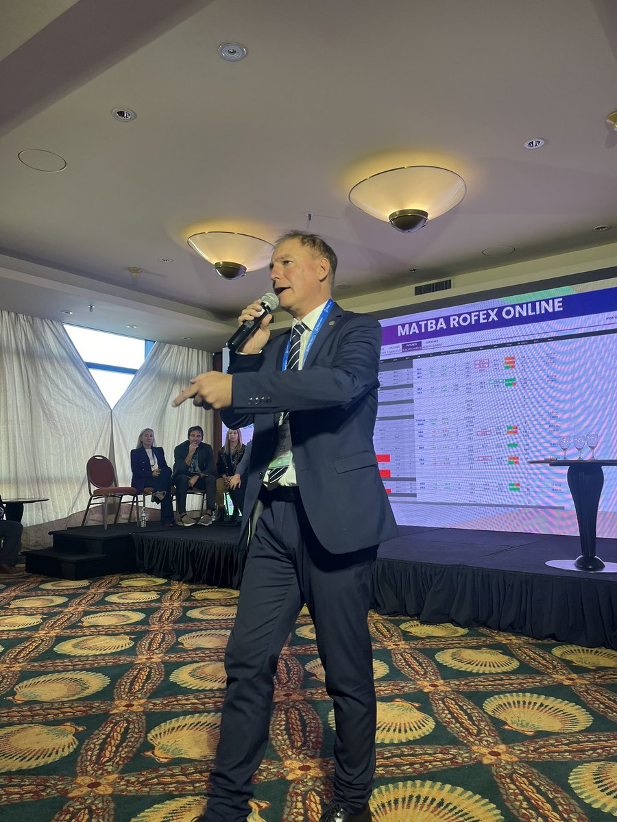 Nanette Giovaneli tweet media