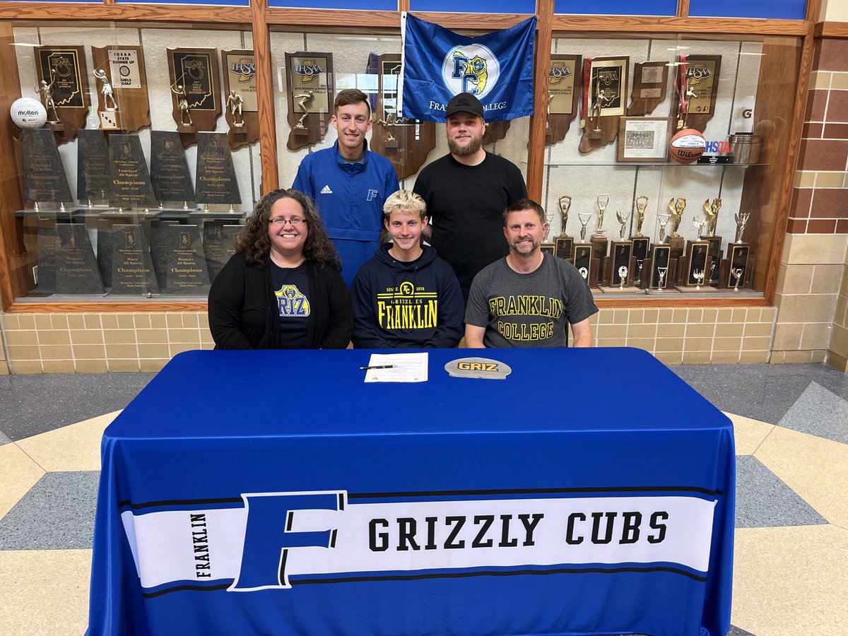 Congratulations to Isaac Layton on his commitment to Franklin College to continue his academic and swimming career! ⁦<a href="/FCGrizAthletics/">Franklin Grizzlies</a>⁩ #TheCollege ⁦<a href="/FCHSSnD/">FCHS Swim & Dive</a>⁩ ⁦<a href="/WaveNation/">Zach DeWitt</a>⁩
