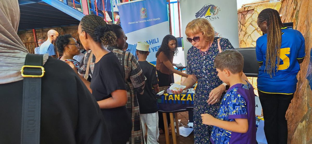 Tumeshiriki kwenye maonyesho ya Siku ya Kimataifa katika Shule ya Kampala Community International School. Tumefurahia kwa pamoja utamaduni wetu na filamu za vivutio vya utalii nchini Tanzania. Karibuni Tanzania.