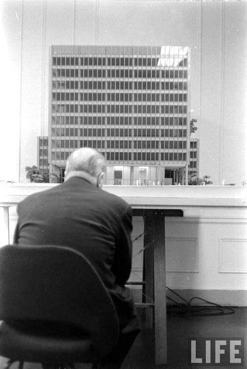 Mies...
#architecture #arquitectura #ARCHITECTURALMODEL #model #maqueta #Mies