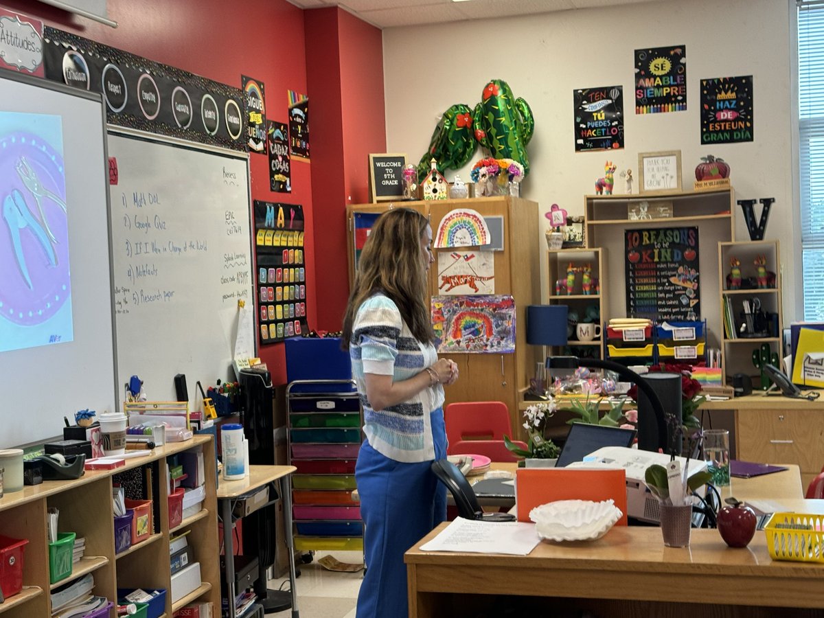 ☀️Calibration walks with the entire leadership team this morning at Mark Twain Elementary! These students are on fire!🔥 @ibpyp @TwainIB @DraESVillanueva @DrLMartinezHISD @HISDCentral @TeamHISD