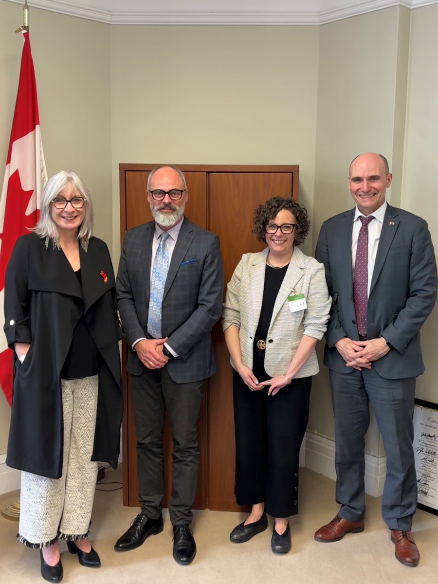 Yesterday, we had a productive meeting with the Minister of Indigenous Services of Canada @PattyHajdu and the Minister of Public Services and Procurement @jyduclo to discuss our policy resolution on advancing Indigenous procurement in Canada. #cdnpoli