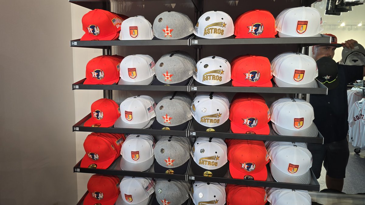 lilmoonies's tweet photo. The @astros and @neweracap got me again...  And it was a good looking hat before I got there but even cooler when I flipped it over when I got back - there's a MOON on the brim!! https://t.co/UbuNlxhZcv