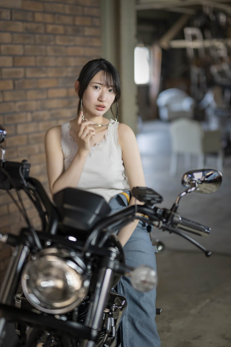 モデル　MINAMI　@yutori2212　
自分のバイクでこんな写真撮ってみたかったけどバイクを買うお金がない🥲#ポートレートモデル募集 #被写体募集中 #双葉みーちゃん #ポートレート写真 #スタジオソコトル #バイク女子