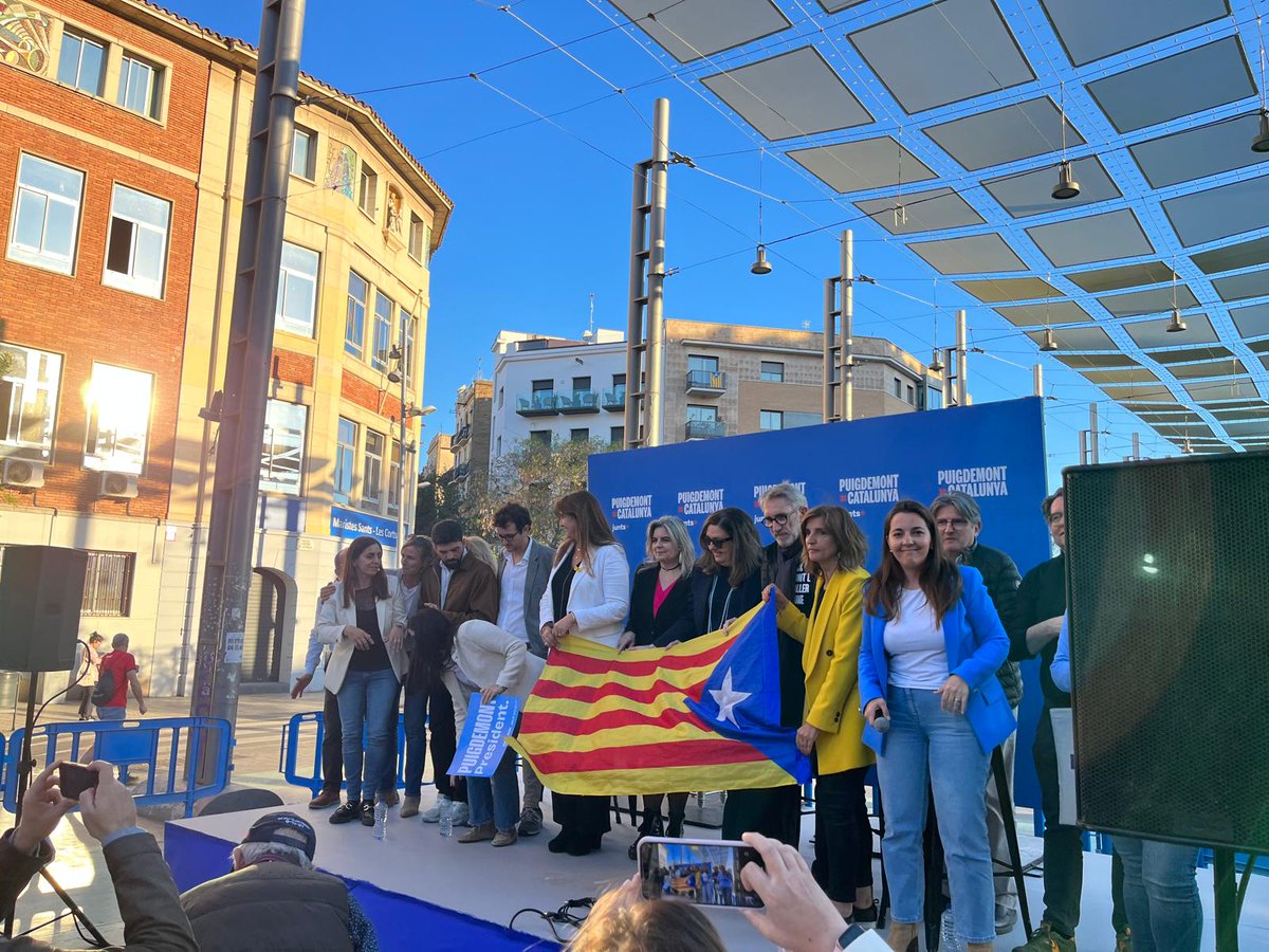 A l'acte central de campanya de Les Corts Sants Montjuïc, recordant que el 12 M votarem per restituir la dignitat de Catalunya i del MHP @KRLS.