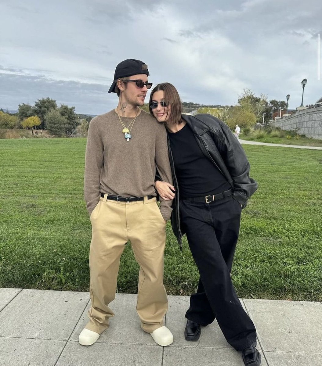 MTVUK's tweet photo. Justin Bieber &amp; Hailey Bieber are expecting their first child together 🥹👶🍼 congratulations to the beautiful couple ✨

#mtvceleb https://t.co/zDPI1EZsdR