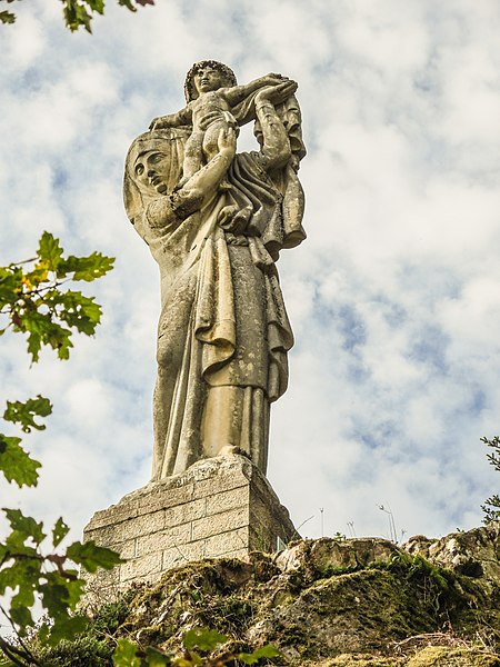 Statue monumentale de la Vierge à l'Enfant dite Vierge d'Alsace ou à l'Offrande à #MasevauxNiederbruck (#HautRhin) Monument en marbre gris, de six mètres de haut, élevé à l'instigation de l'industriel de la pot...
Suite 👉 monumentum.fr/monument-histo…
#Patrimoine #MonumentHistorique